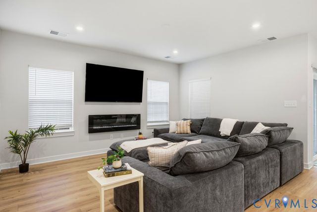 4812 Bacova Village Trl, Glen Allen, VA 23059