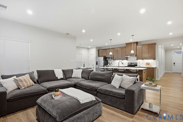 4812 Bacova Village Trl, Glen Allen, VA 23059