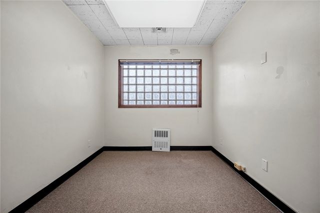 422 6th St, Monessen, PA 15062