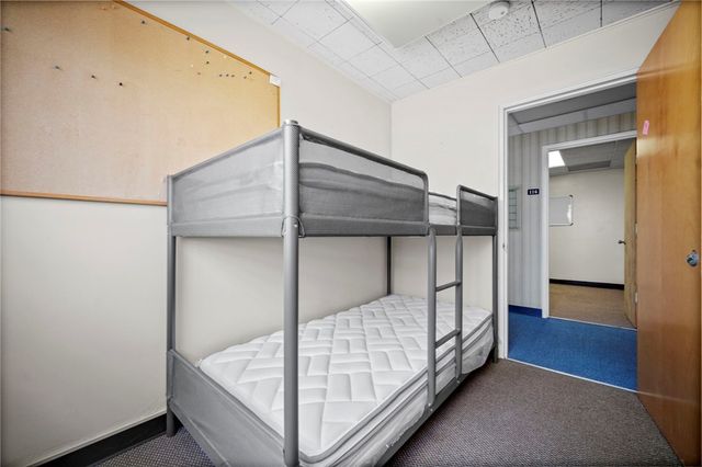 422 6th St, Monessen, PA 15062