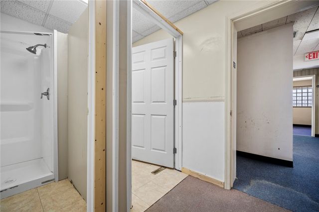 422 6th St, Monessen, PA 15062