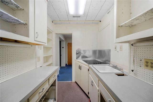 422 6th St, Monessen, PA 15062