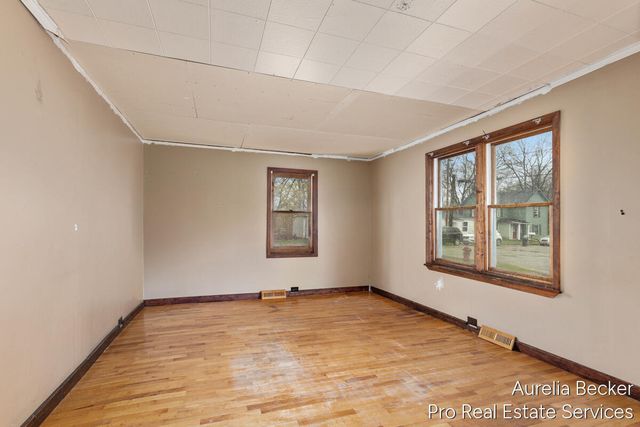 425 S Cedar Street, Allegan, MI 49010