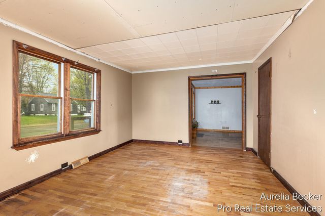 425 S Cedar Street, Allegan, MI 49010