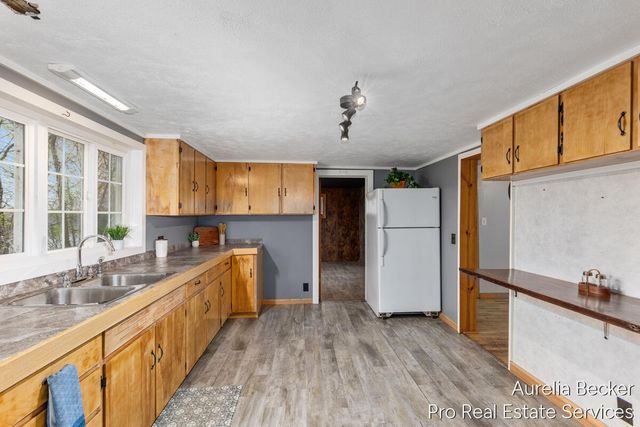 425 S Cedar Street, Allegan, MI 49010