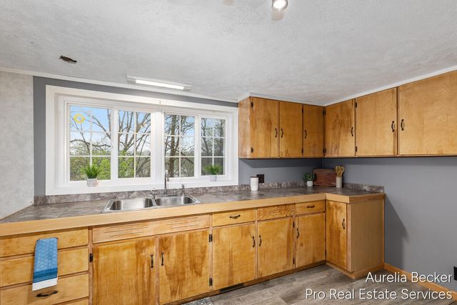425 S Cedar Street, Allegan, MI 49010