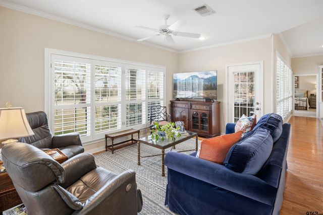 1607 Royal Oak Dr, Tyler, TX 75703