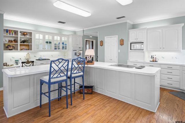 1607 Royal Oak Dr, Tyler, TX 75703