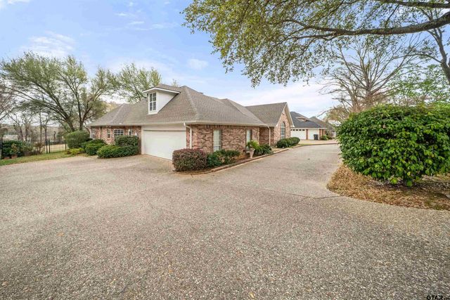 1607 Royal Oak Dr, Tyler, TX 75703