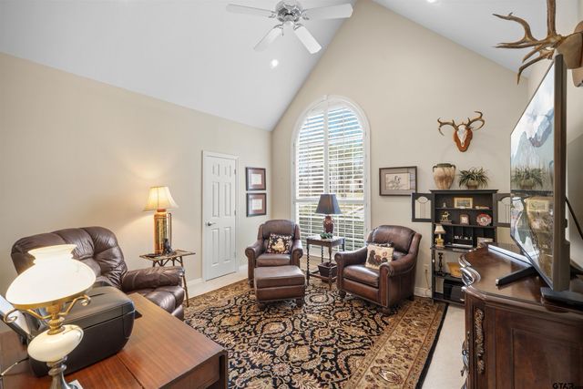 1607 Royal Oak Dr, Tyler, TX 75703