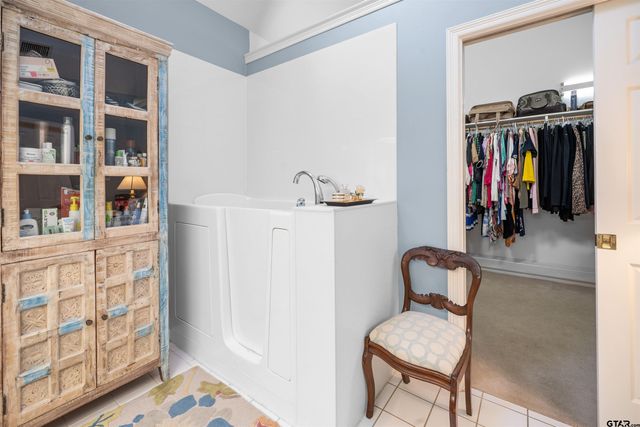 1607 Royal Oak Dr, Tyler, TX 75703