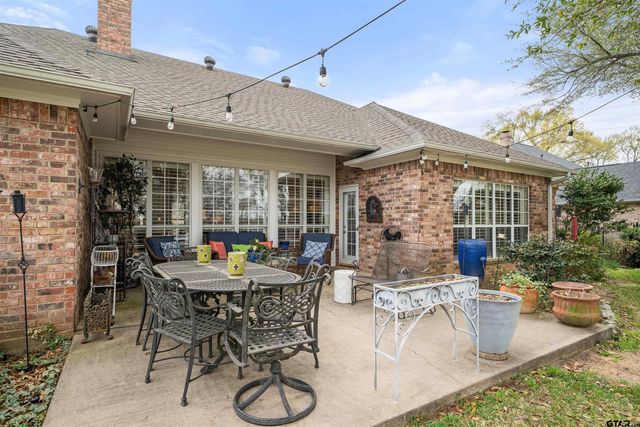 1607 Royal Oak Dr, Tyler, TX 75703