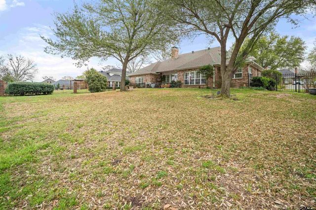 1607 Royal Oak Dr, Tyler, TX 75703