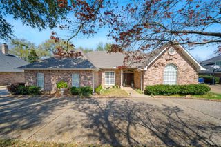 1607 Royal Oak Dr, Tyler, TX 75703