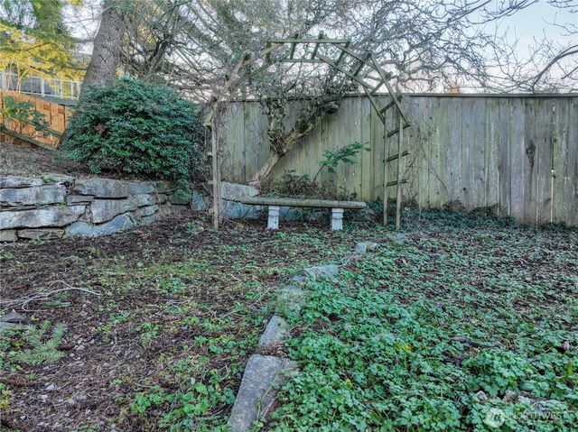 1325 Roma Road, Bellingham, WA 98226