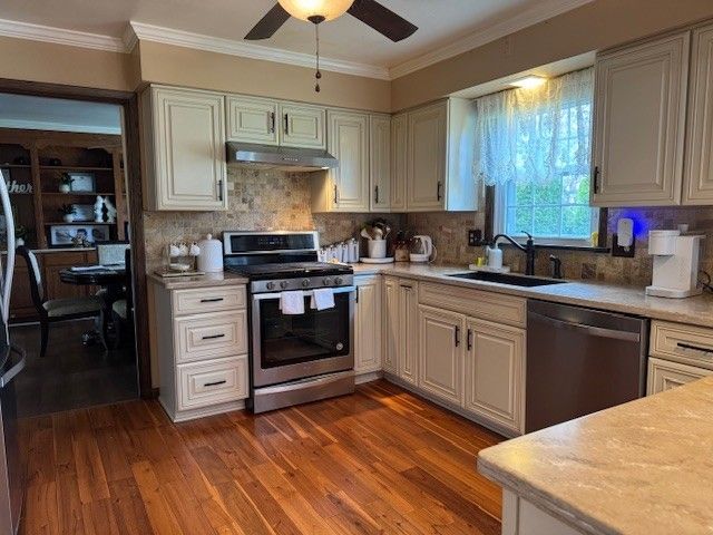 1520 PASADENA Drive, Erie, PA 16505