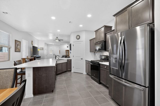 4989 Findley Street SW, Los Lunas, NM 87031