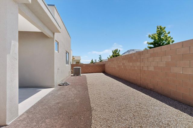 4989 Findley Street SW, Los Lunas, NM 87031