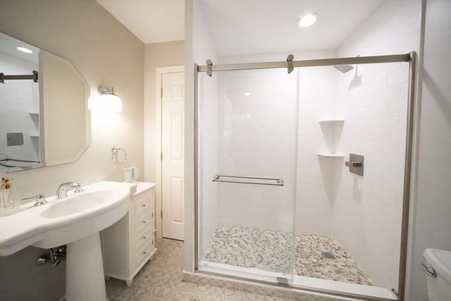 6 Adams Court, Hingham, MA 02043