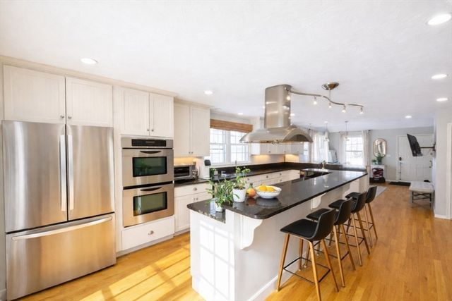 6 Adams Court, Hingham, MA 02043