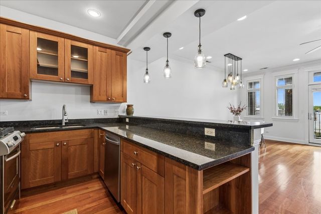 3414 N Sheffield Avenue 4, Chicago, IL 60657