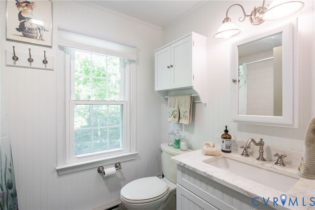 11766 Five Forks Rd, Farmville, VA 23901