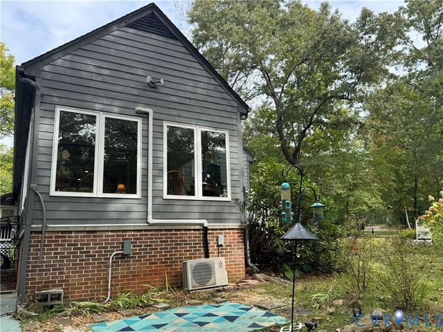 11766 Five Forks Rd, Farmville, VA 23901