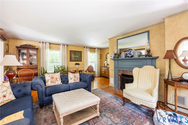 11766 Five Forks Rd, Farmville, VA 23901