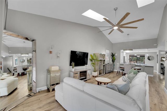 7902 La Mirada Drive 7902, Boca Raton, FL 33433