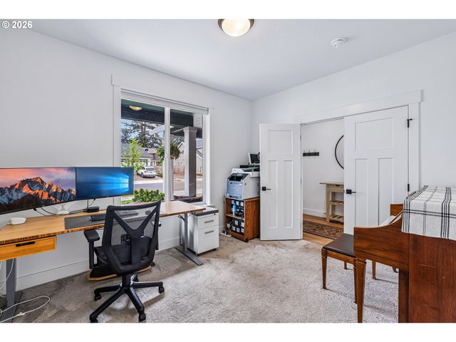 236 Ne 17TH Ave, Canby, OR 97013