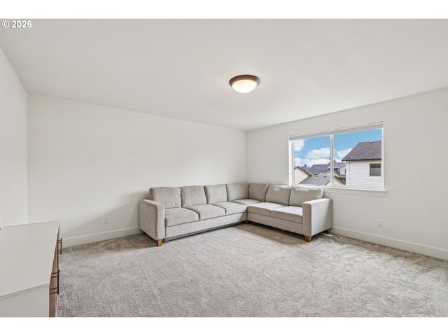 236 Ne 17TH Ave, Canby, OR 97013