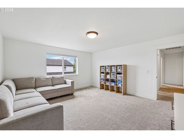 236 Ne 17TH Ave, Canby, OR 97013