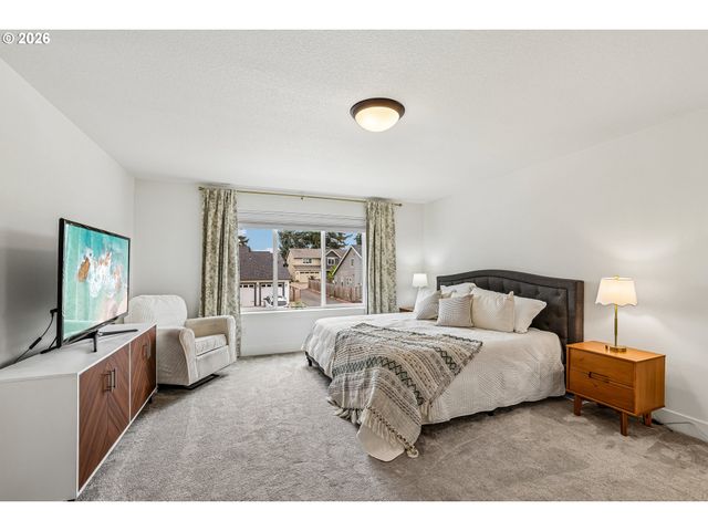 236 Ne 17TH Ave, Canby, OR 97013