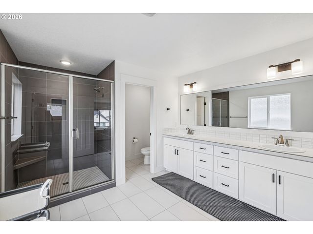 236 Ne 17TH Ave, Canby, OR 97013