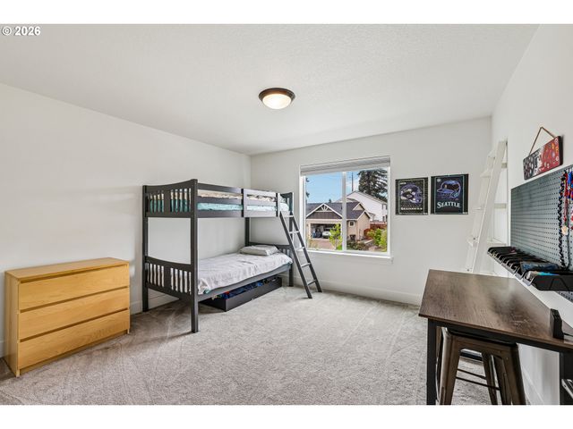 236 Ne 17TH Ave, Canby, OR 97013