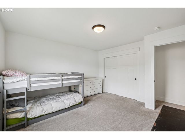 236 Ne 17TH Ave, Canby, OR 97013
