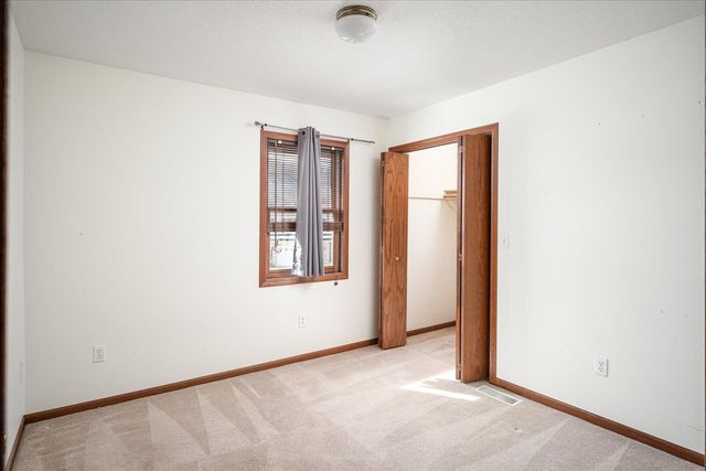 348 Regent Drive, La Crescent, MN 55947