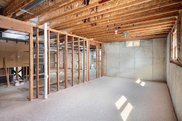 348 Regent Drive, La Crescent, MN 55947