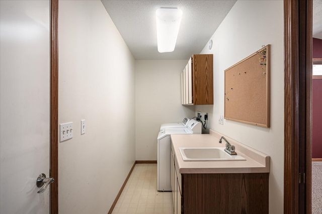 348 Regent Drive, La Crescent, MN 55947