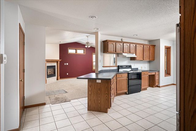 348 Regent Drive, La Crescent, MN 55947