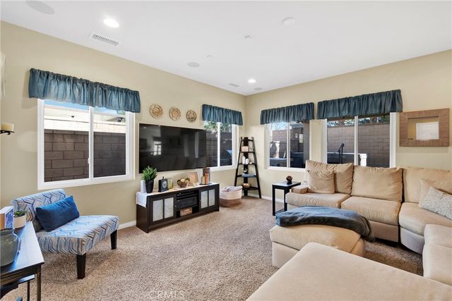 5341 Parma, Fontana, CA 92336