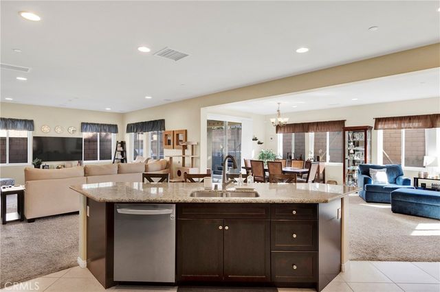 5341 Parma, Fontana, CA 92336