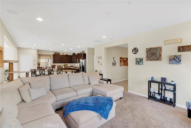 5341 Parma, Fontana, CA 92336