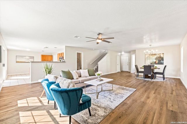 671 Northwest Crossing Dr, New Braunfels, TX 78130