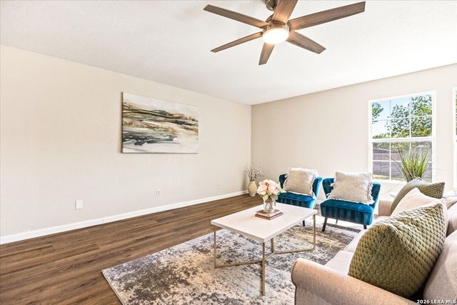671 Northwest Crossing Dr, New Braunfels, TX 78130