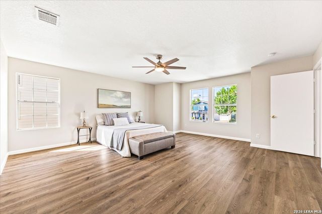 671 Northwest Crossing Dr, New Braunfels, TX 78130
