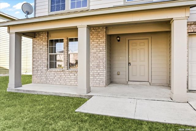 671 Northwest Crossing Dr, New Braunfels, TX 78130