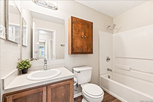 671 Northwest Crossing Dr, New Braunfels, TX 78130