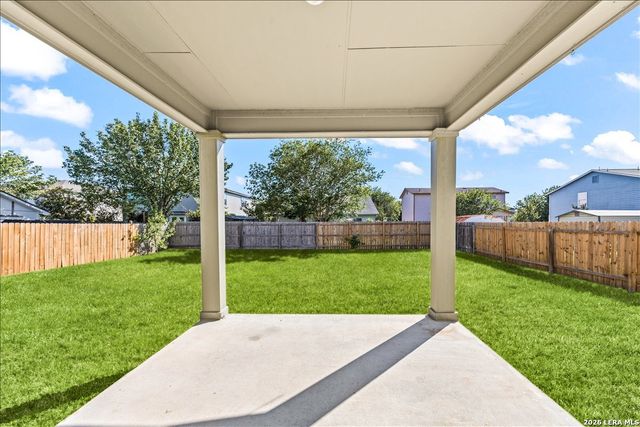 671 Northwest Crossing Dr, New Braunfels, TX 78130