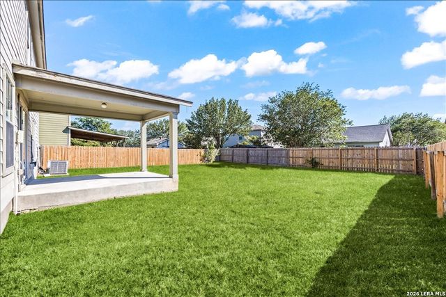 671 Northwest Crossing Dr, New Braunfels, TX 78130